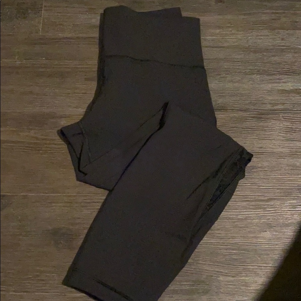 Black lululemon  cropped pants